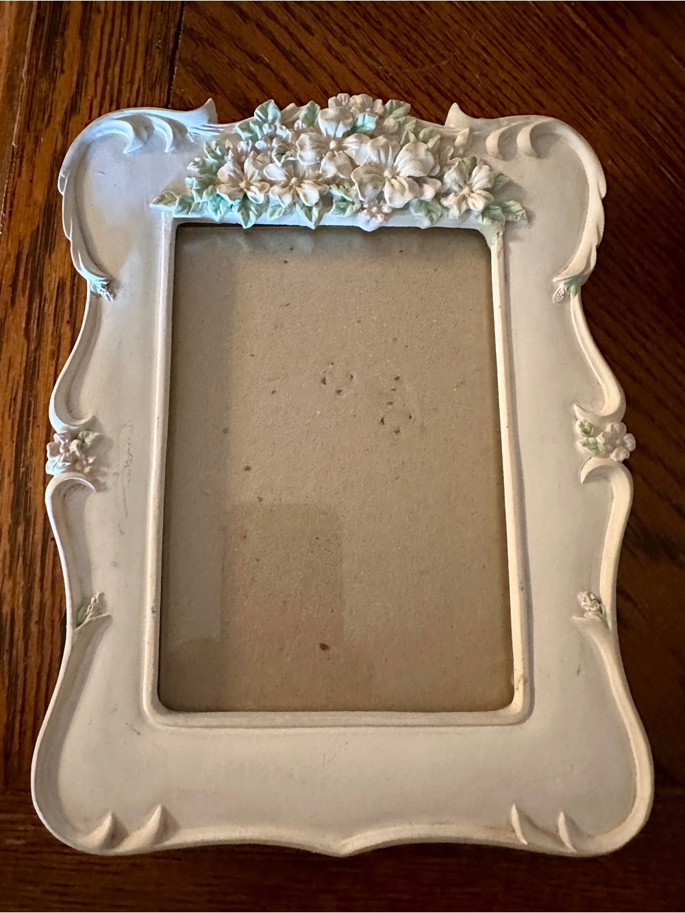 Decorative White Floral Resin Photo Frame 5x7